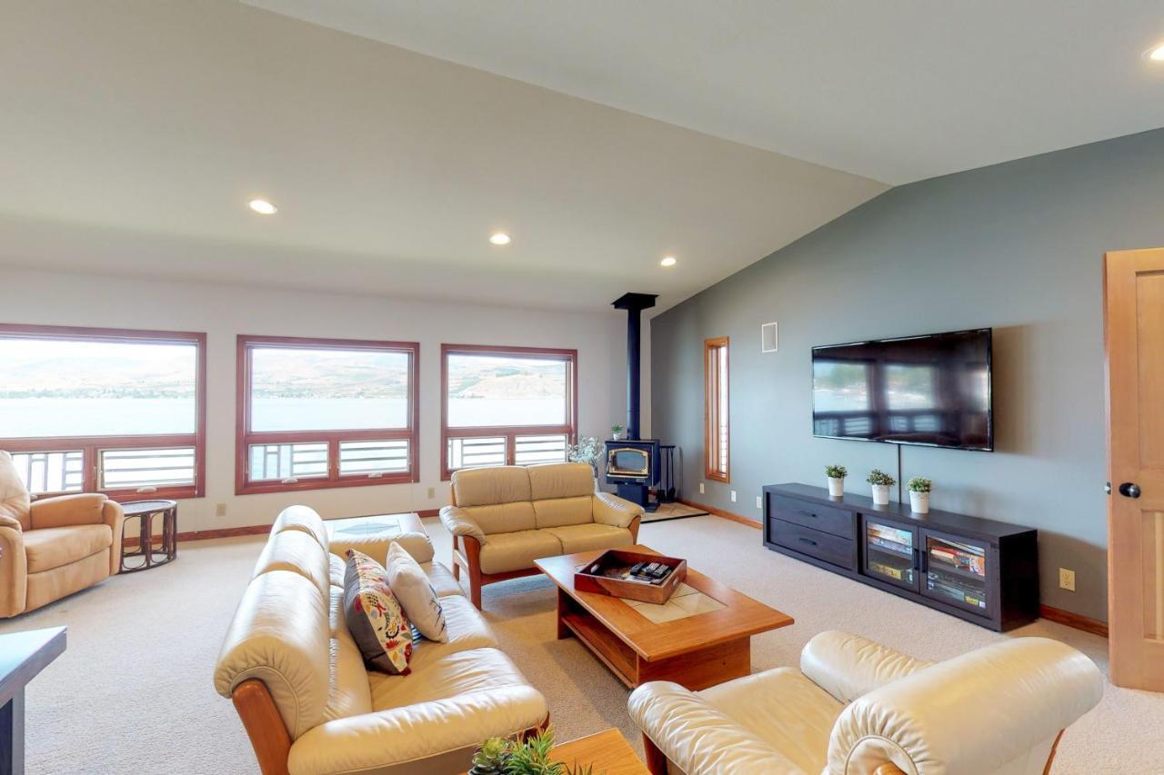 South Lakeshore Waterfront Oasis Chelan Exterior photo